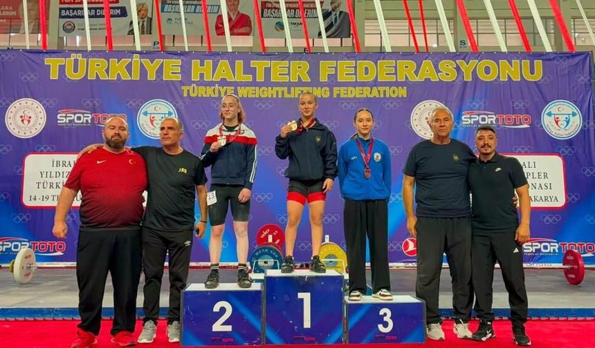 Bilecikli halterci Türkiye üçüncüsü oldu
