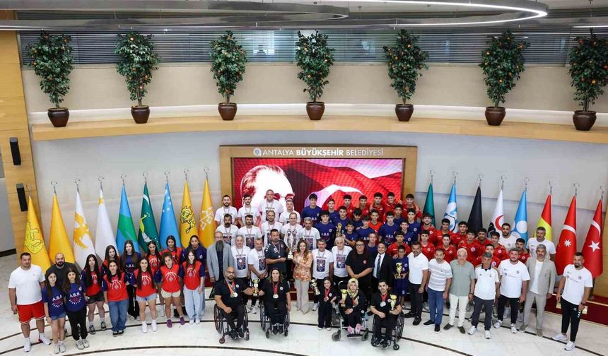 Büşra Özdemir: '14 farklı branşta spora destek veriyoruz'