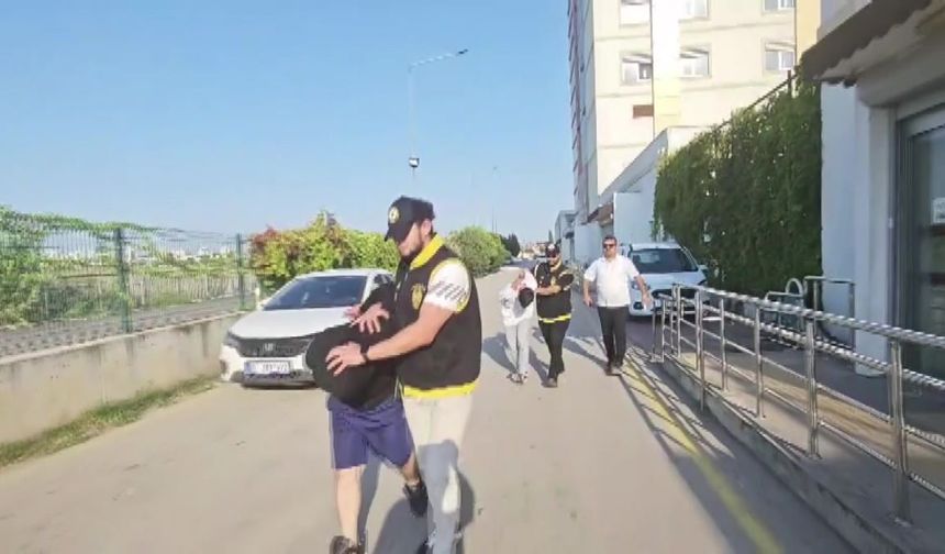 Dehşet Evi! Bıçaklayıp Alkol Almaya Devam Ettiler