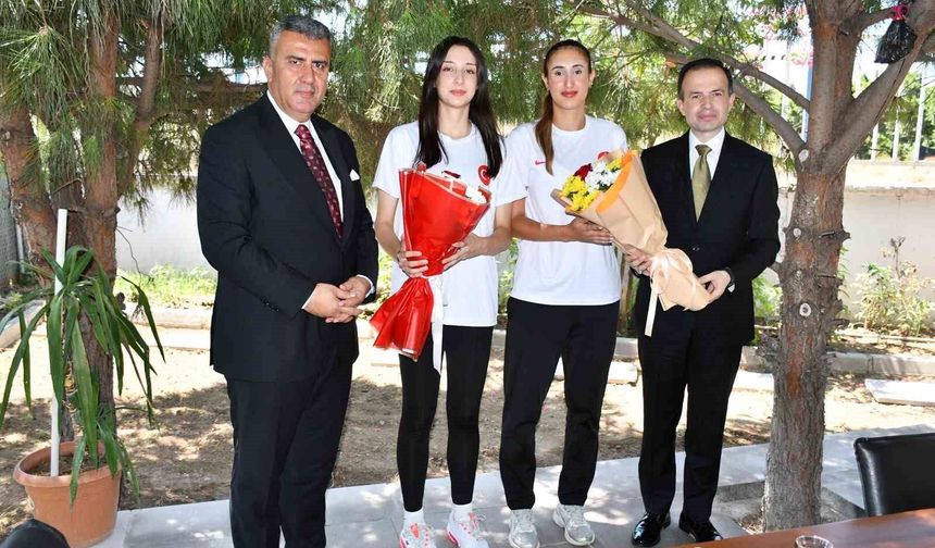 Genç sporcular Payas'ın gururu oldular