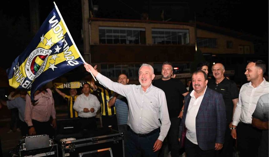 Isparta'da Fenerbahçe'nin Şampiyonlar Ligi sevinci meydana sığmadı