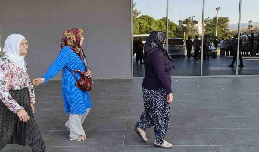 Kazazede yakını, Taşucu Limanı'nda fenalaşarak hastaneye kaldırıldı