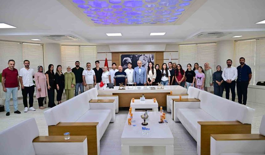 Kepez'in eğitim kurslarından LGS ve YKS başarısı