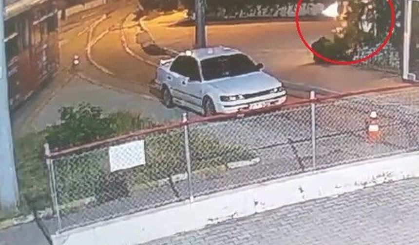 Seferleri durdurulan nostalji tramvayına yanıcı madde atıldı: O anlar kamerada