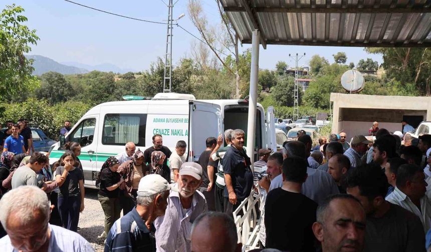 Traktör kazasında hayatını kaybeden muhtar dualarla son yolculuğuna uğurlandı