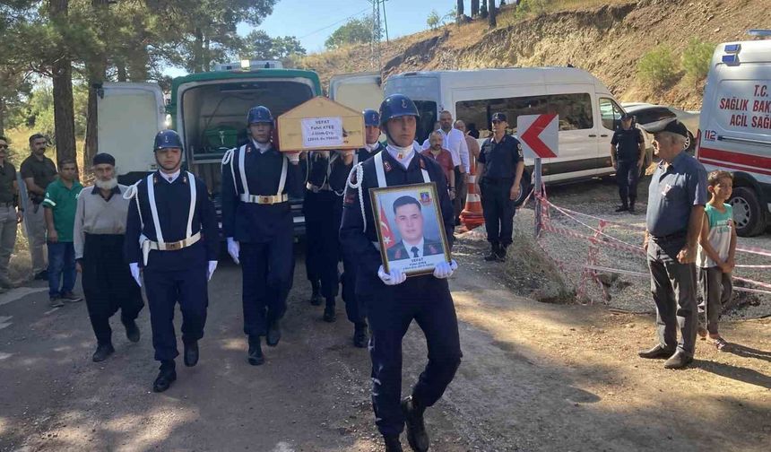 Fahri Ateş, memleketinde gözyaşlarıyla uğurlandı