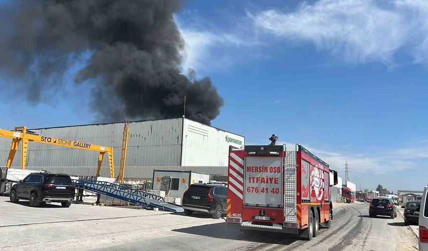 Mersin'de fabrika yangını