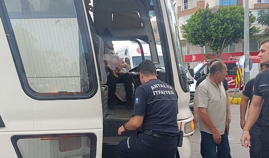 Otobüs ile otomobil çarpıştı: 2 yaralı
