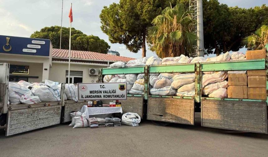 Piyasa değeri 50 milyon TL: Kaçak 20 binden fazla kıyafet ele geçirildi