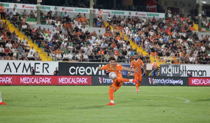 Trendyol Süper Lig: Corendon Alanyaspor: 2 Göztepe: 2 (Maç sonucu)