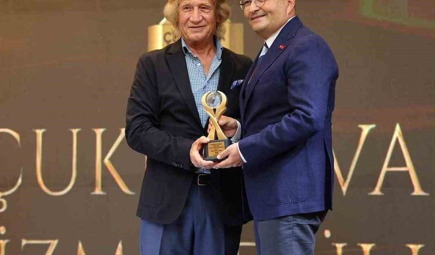 'Yılın Turizm Yöneticisi' ödülü İl Kültür ve Turizm Müdürü Duru'ya verildi