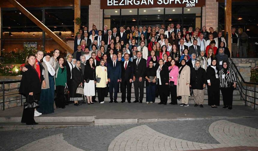 Başkan Başdeğirmen, Türkiye'nin dört bir yanından gelen kadın muhtarlarla buluştu