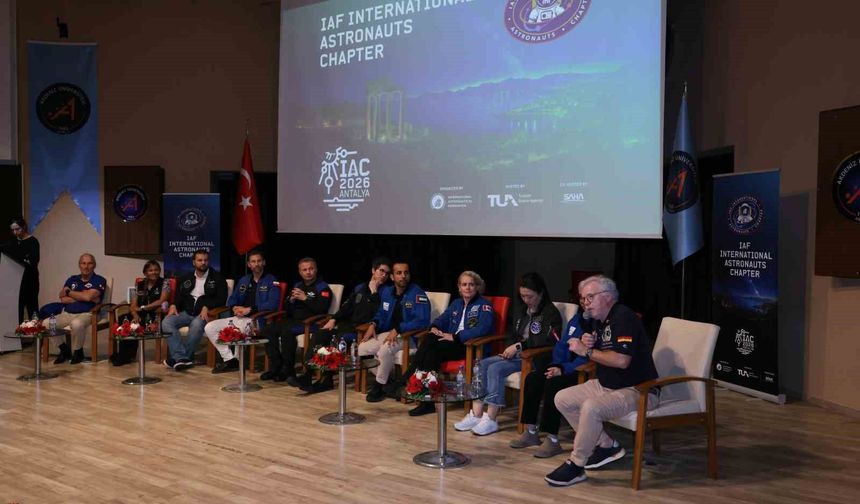 Dünyanın dört bir yanından astronotlar 'IAC 2026' için Türkiye'de buluştu