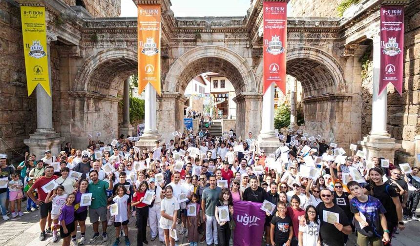 Kaleiçi'ni oryantiring yarışmasıyla keşfettiler