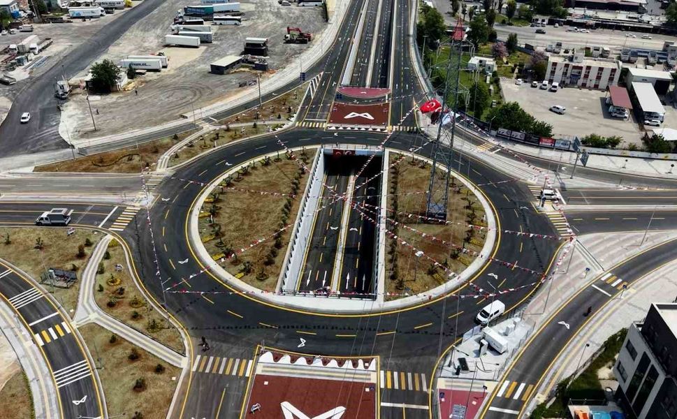 Akdeniz'de ulaşım altyapısı 7 yılda güçlendi