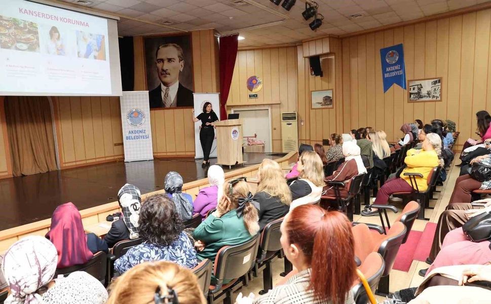 Akdenizli kadınlara meme kanseri konusunda bilgilendirme semineri düzenlendi