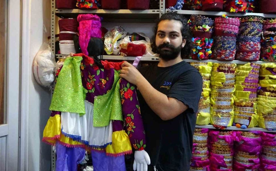 Çocukken odasında başlayan aile mesleğini devraldı, şimdi severek sürdürüyor