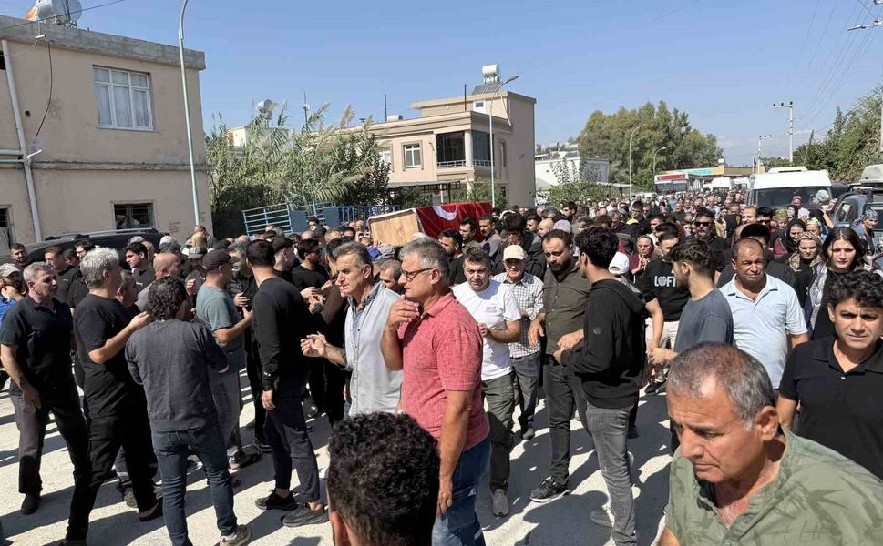 Gemi faciasında cenazesine ulaşılan üniversiteli genç, Mersin'de toprağa verildi