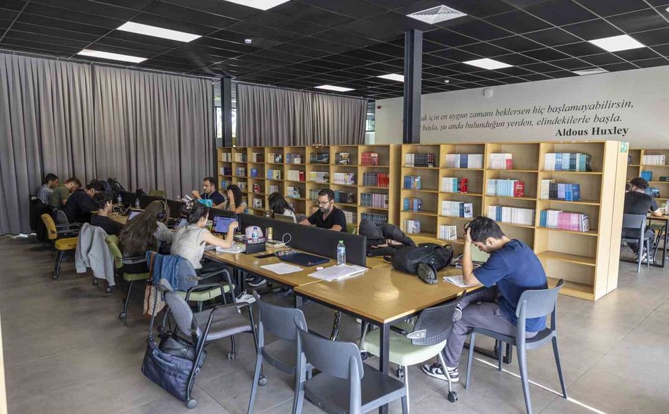 Mersin'de 17 okuma salonu öğrencilere hizmet veriyor