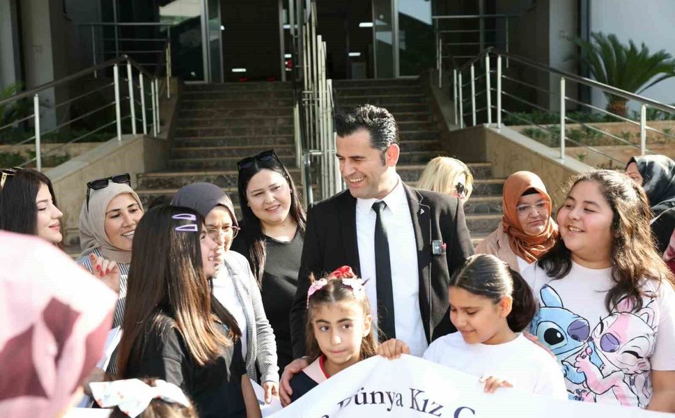 Mersin'de anne ve kızlar unutulmaz bir gün yaşadı