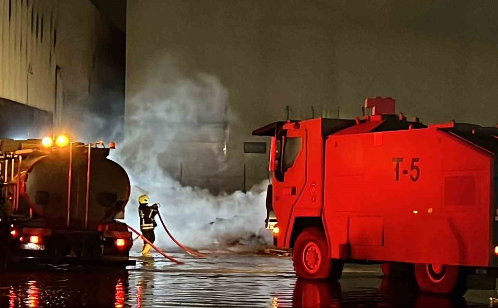Mersin'de antrepoda çıkan yangın kontrol altına alındı