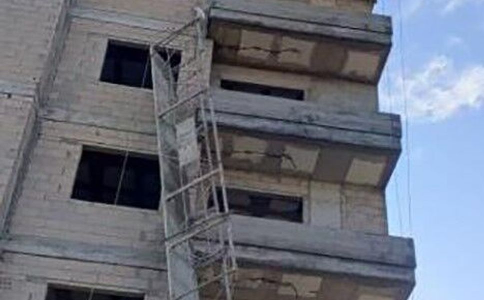 Mersin'de inşaat iskelesinden düşen işçi hayatını kaybetti