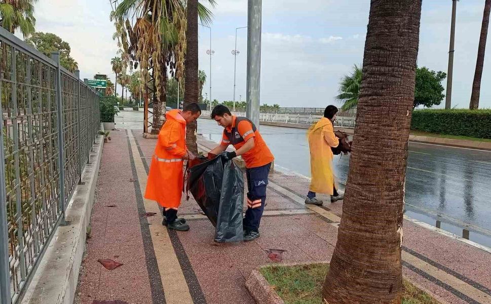 Mersin'de sağanak yağışa karşı ekipler teyakkuzda