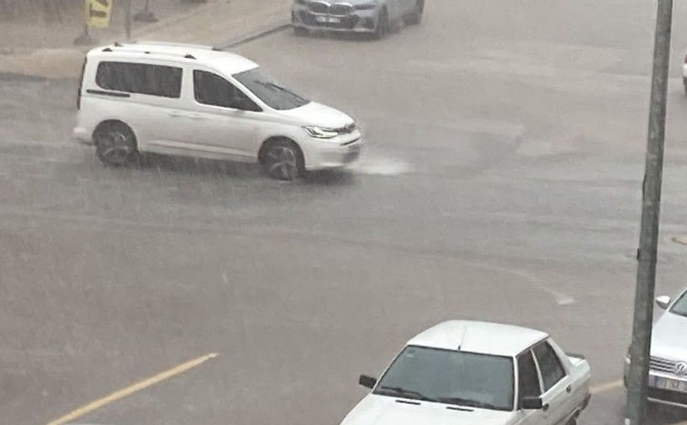 Mersin'de yağış etkisini sürdürüyor