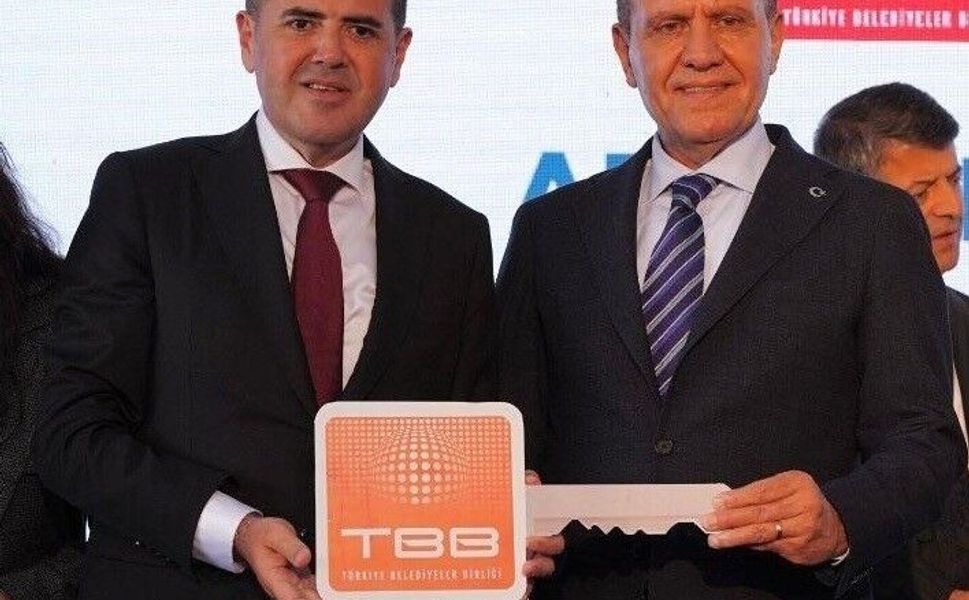 Mersin'deki operasyonda Başkan Seçer'in de aralarında olduğu 3 başkan tutuklandı