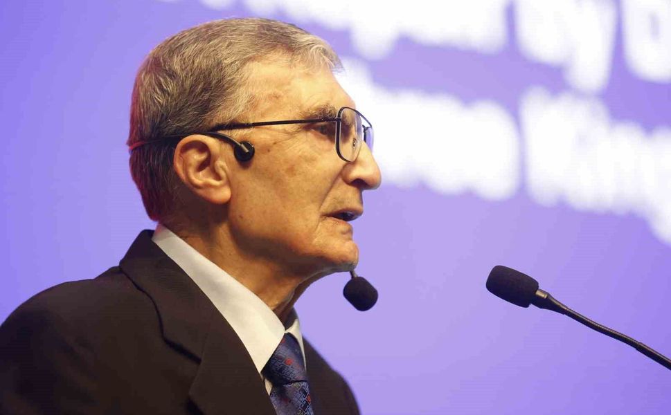 Nobel ödüllü Aziz Sancar, Mersin Üniversitesi'nde öğrencilerle buluştu