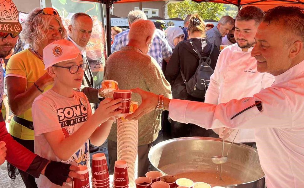 Tarsus'un tarımsal ürünleri Bartın'da tanıtıldı