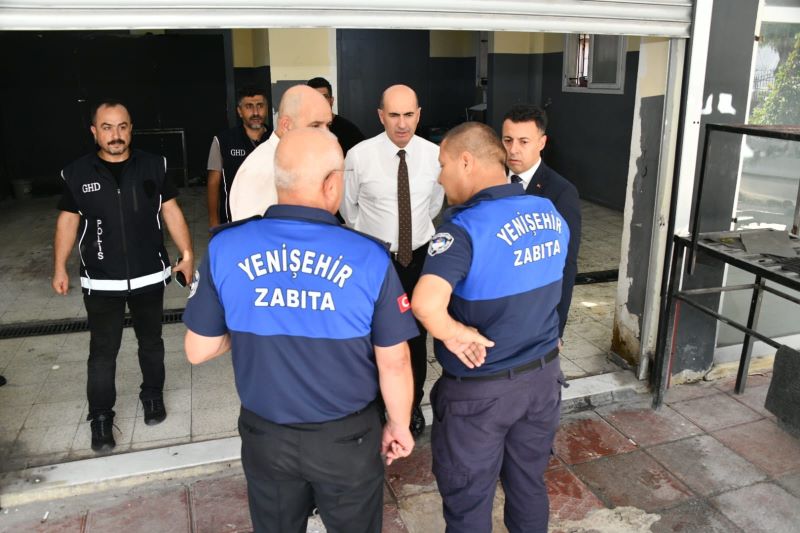 Yenişehir Belediyesi zabıtası işyerinde 28 kaçak göçmen tespit etti (4)[31932]