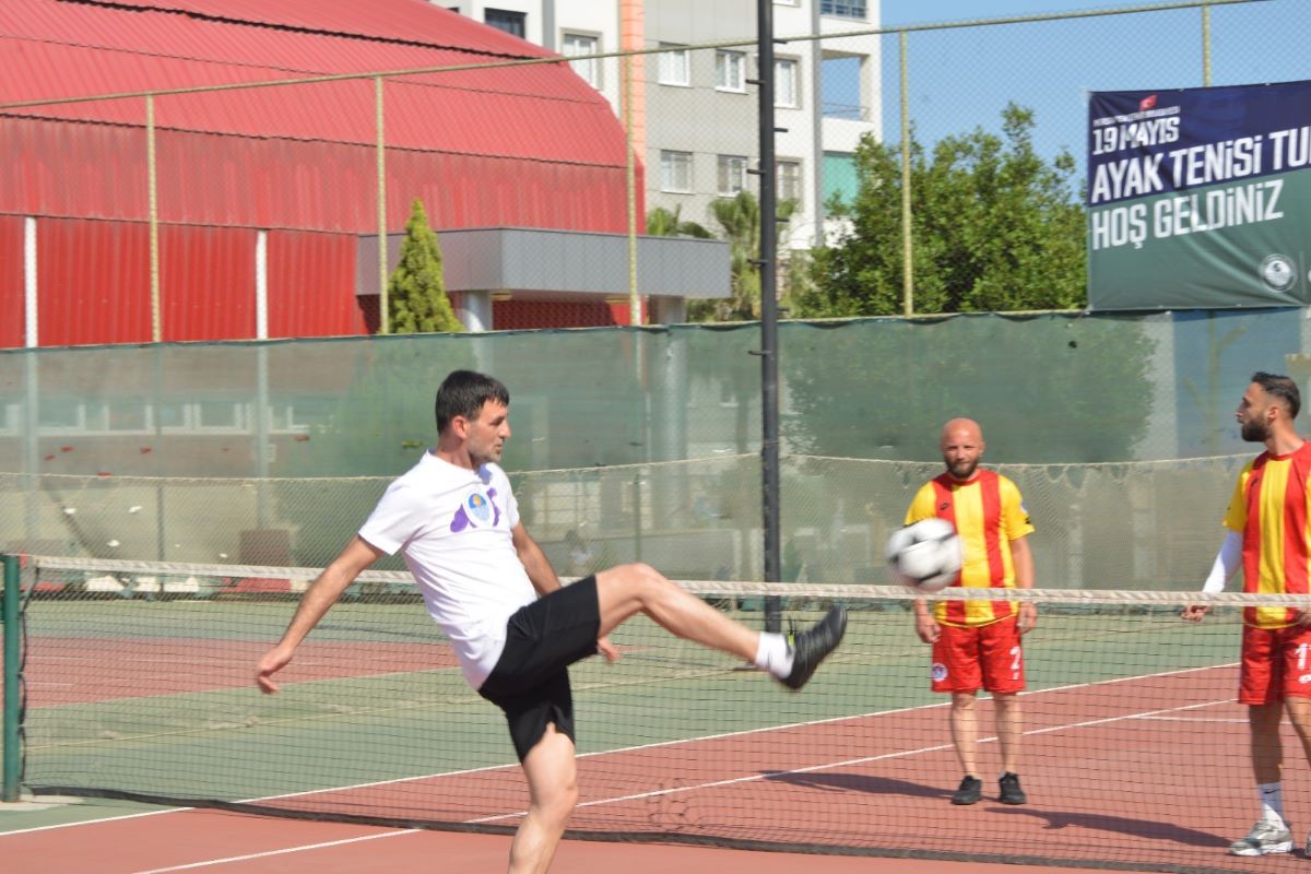 Thumbnail Yenişehir Belediyesi 19 Mayıs Ayak Tenisi Turnuvası Başladı (3)