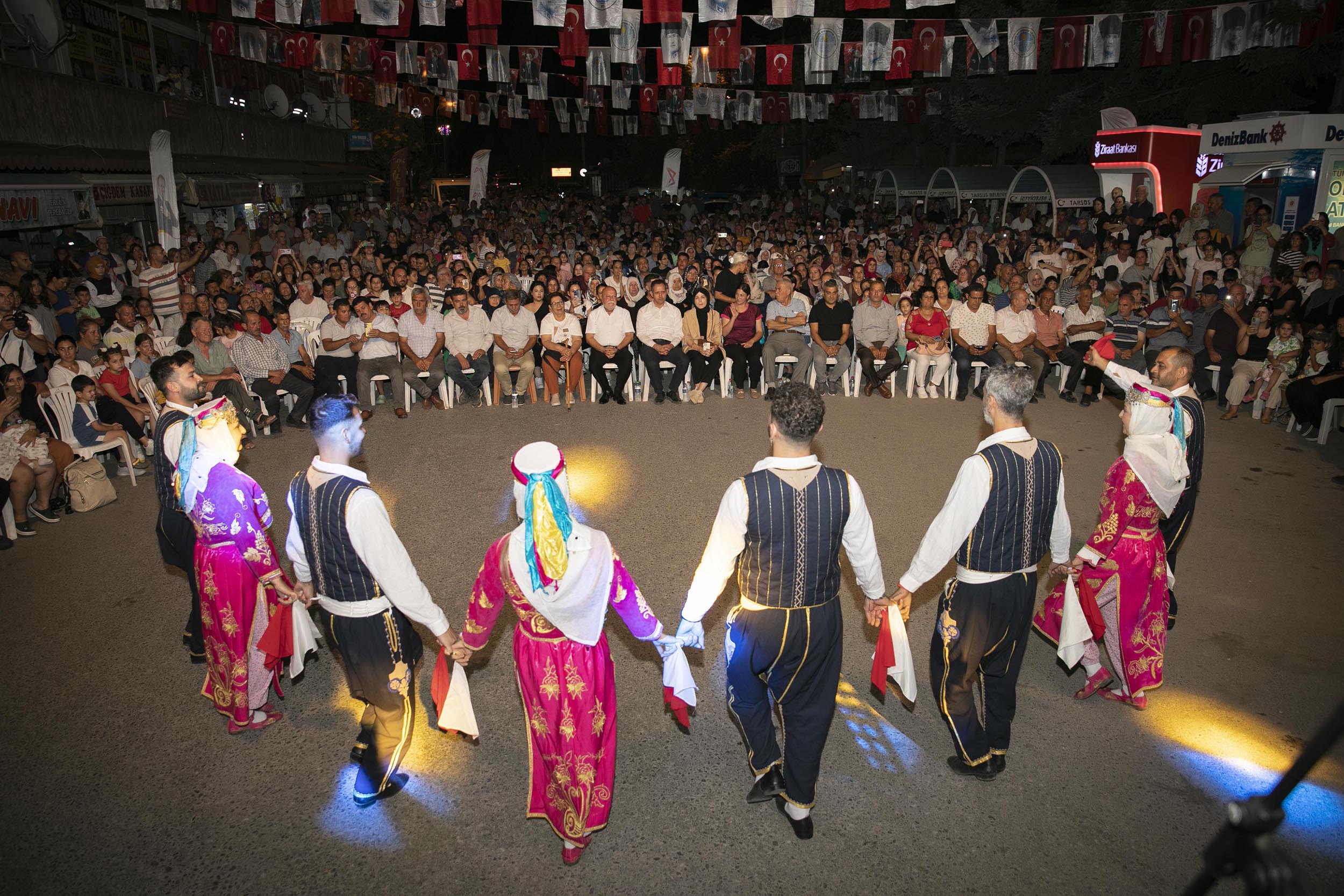 Büyükşehi̇r’den Çamliyayla’da Coşkulu Etki̇nli̇k… (1)