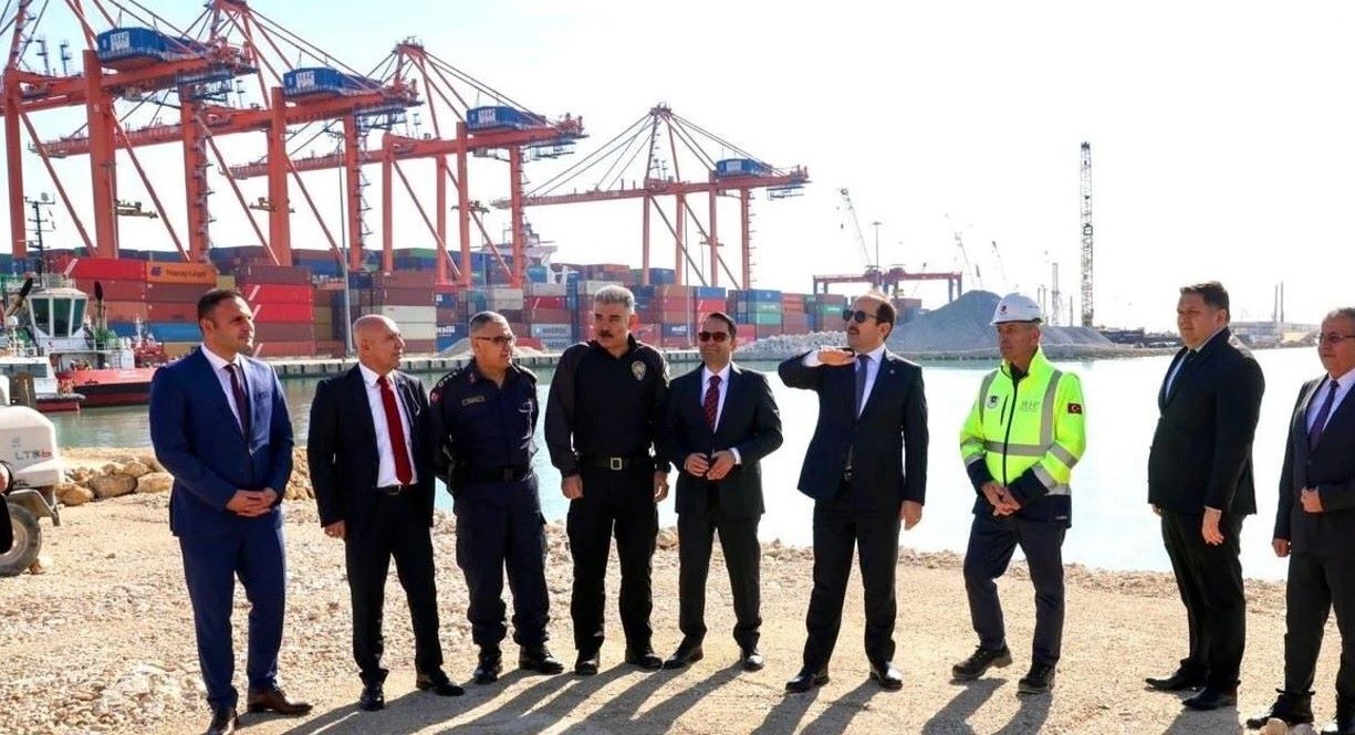 Mersin Limanında Denize Rıhtım Dolgusu 3