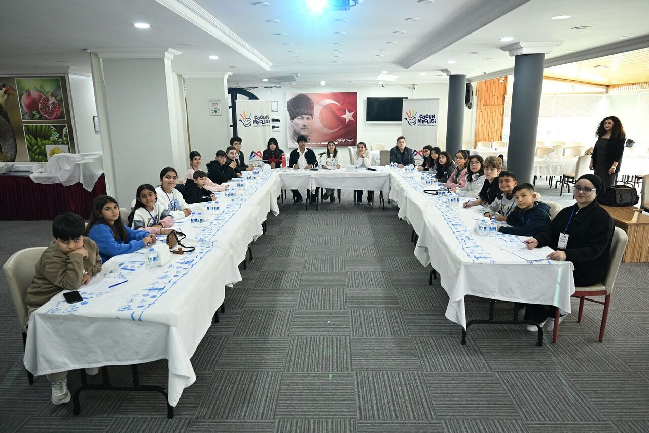 Thumbnail Büyükşehi̇r Çocuk Mecli̇si̇’ni̇n 2025 Yili İlk Toplantisi Si̇li̇fke’de Yapildi (2)