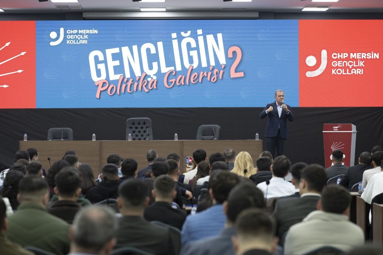 Thumbnail Seçer “Cumhurbaşkanliği Adayliği Tartişmasi Gerçek Gündemi̇n Önüne Geçmemeli̇” (9)