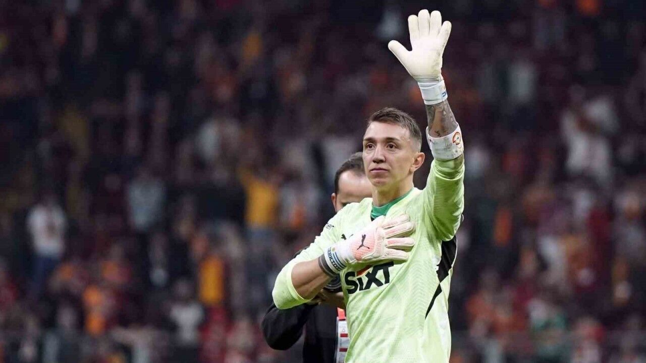 Galatasaray bu sezon ligde 9. kez kalesini gole kapadı