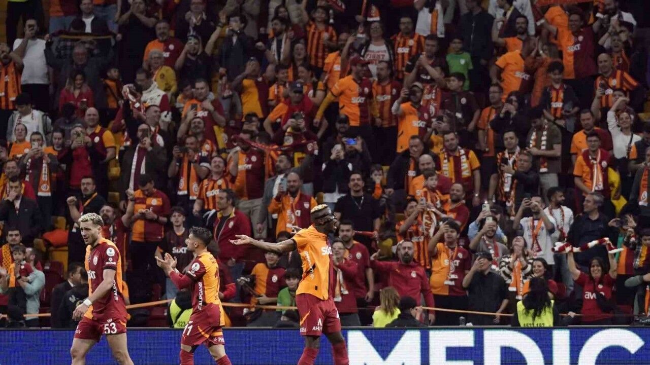 Galatasaray, Fenerbahçe ile puan farkını maç fazlasıyla 10’a çıkardı