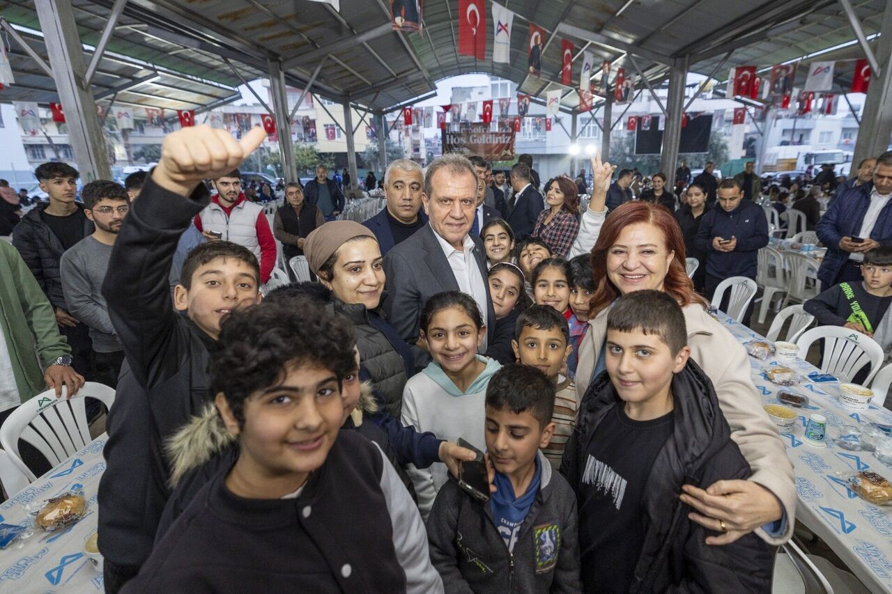 Thumbnail Başkan Seçer Ve Meral Seçer, Toroslar Halkiyla İftar Yapti (6)