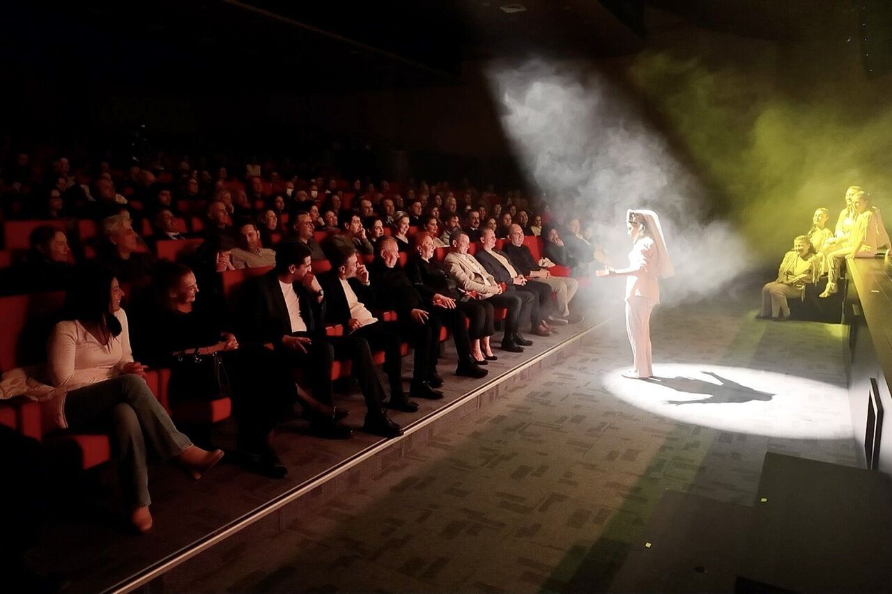 Thumbnail Şehi̇r Ti̇yatrosu, ‘Ben Anadolu’ Oyununun Prömi̇yeri̇ni̇ Gerçekleşti̇rdi̇ (1)