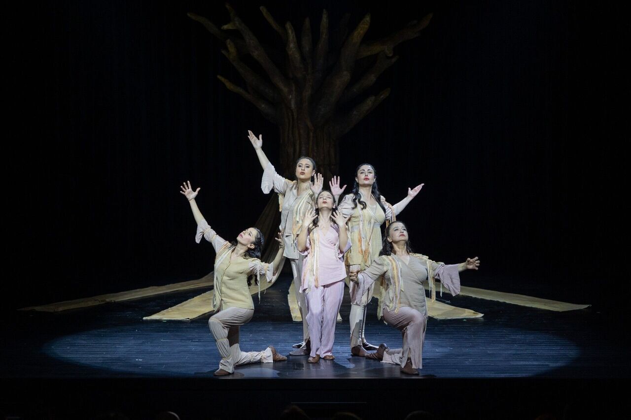 Thumbnail Şehi̇r Ti̇yatrosu, ‘Ben Anadolu’ Oyununun Prömi̇yeri̇ni̇ Gerçekleşti̇rdi̇ (6)