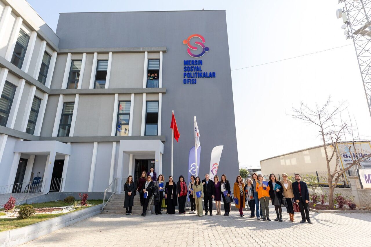 Thumbnail Ulusal Basin Mensuplari Ve Stk Temsi̇lci̇leri̇nden, Mersi̇n Büyükşehi̇r’i̇n Sosyal Poli̇ti̇kalarina Tam Not (7)