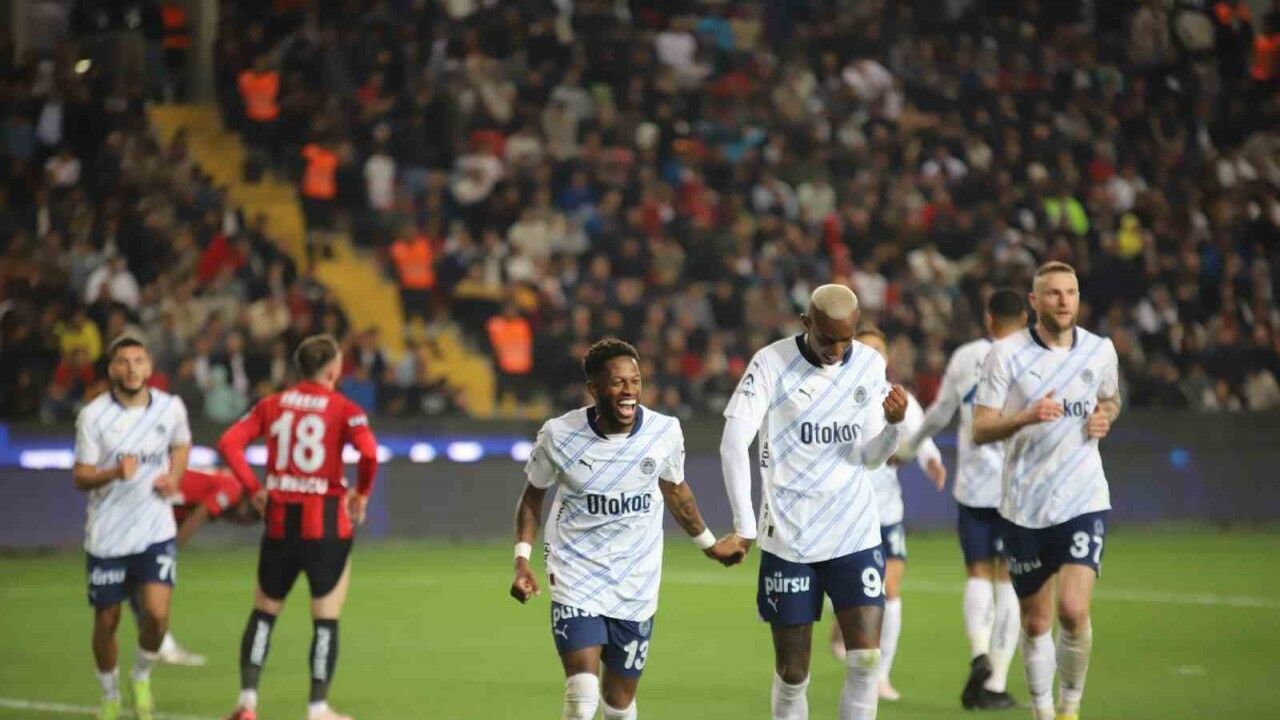 Trendyol Süper Lig: Gaziantep FK: 1 - Fenerbahçe: 3 (Maç sonucu)