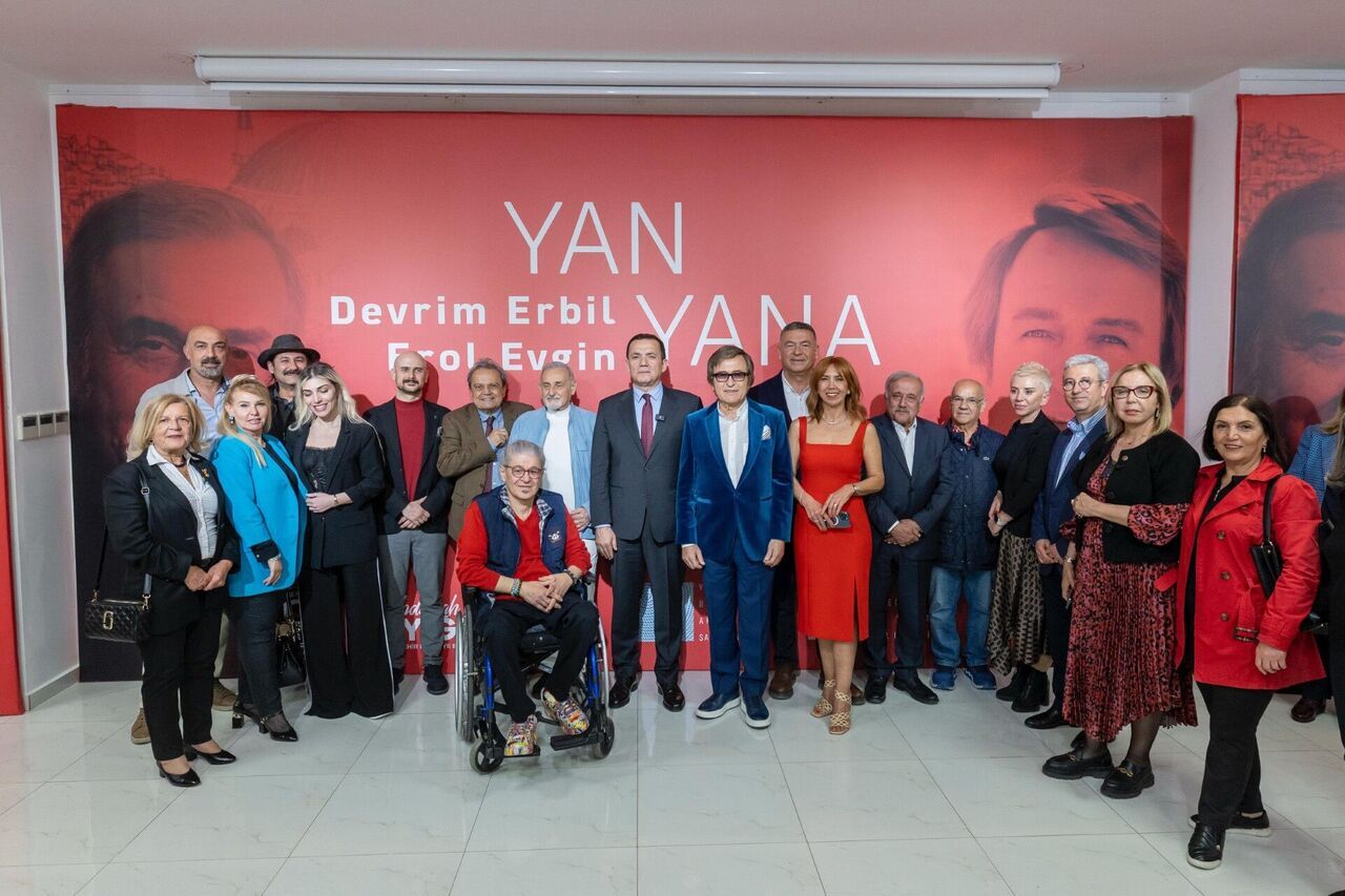Thumbnail Yenişehir Belediyesi Erol Evgin Ve Devrim Erbil'in Ortak Sergisine Ev Sahipliği Yaptı (9)