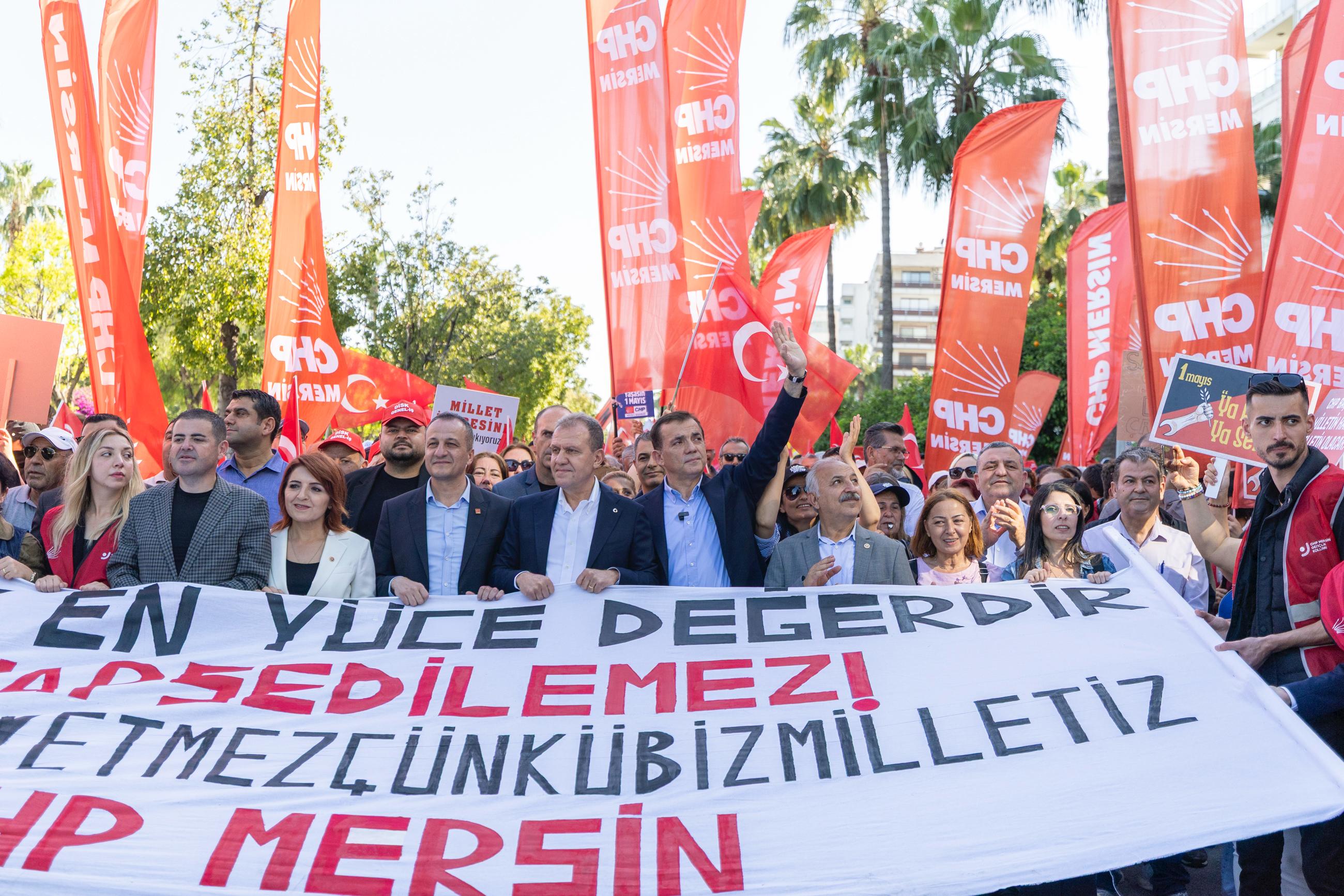 Başkan Abdullah Özyiğit, 1 Mayıs’ta Emekçilerle Yürüdü (1)