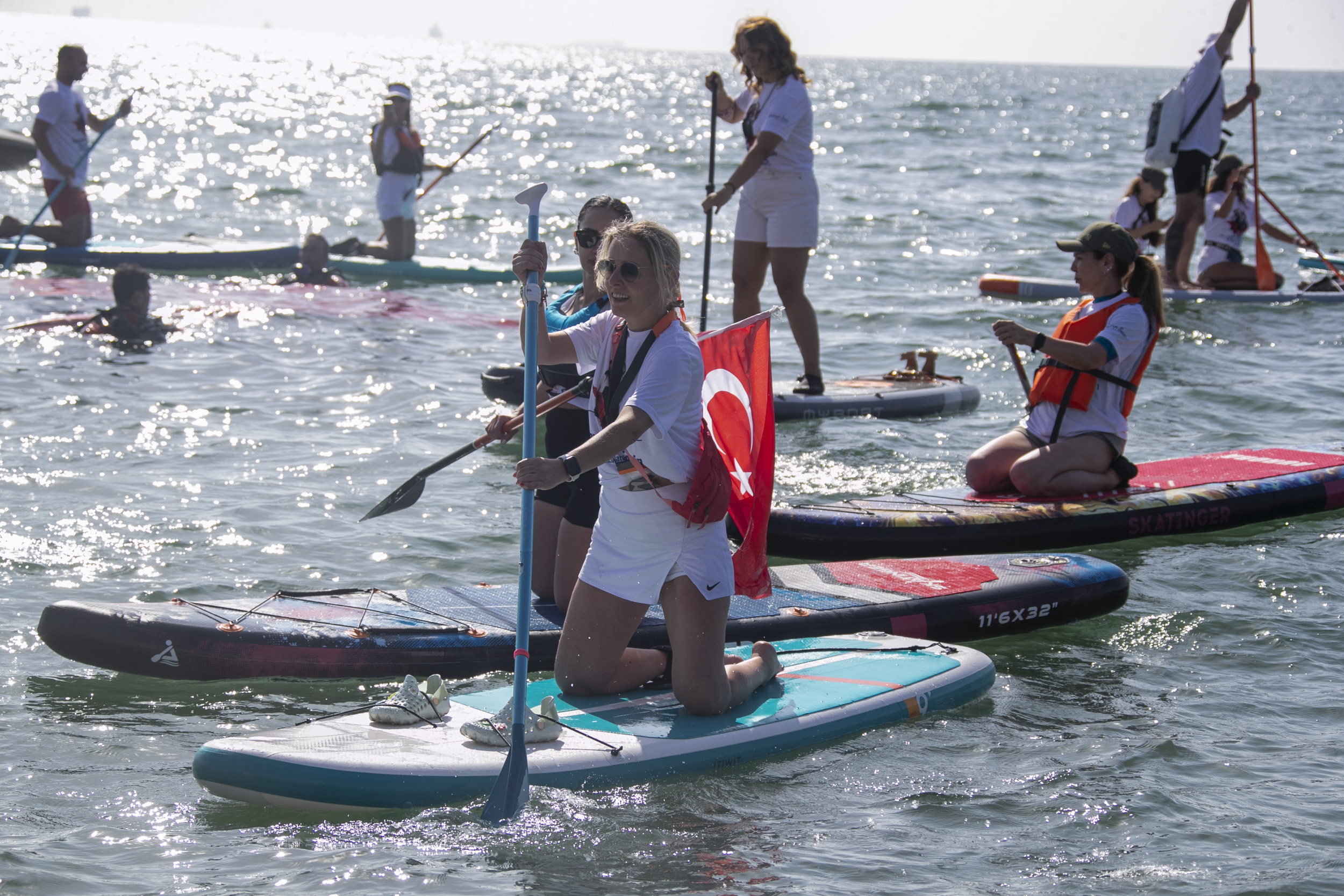 Mersi̇n Büyükşehi̇r Beledi̇yesi̇ İle Havada Karada Ve Deni̇zde 19 Mayis Coşkusu Yaşandi (12)