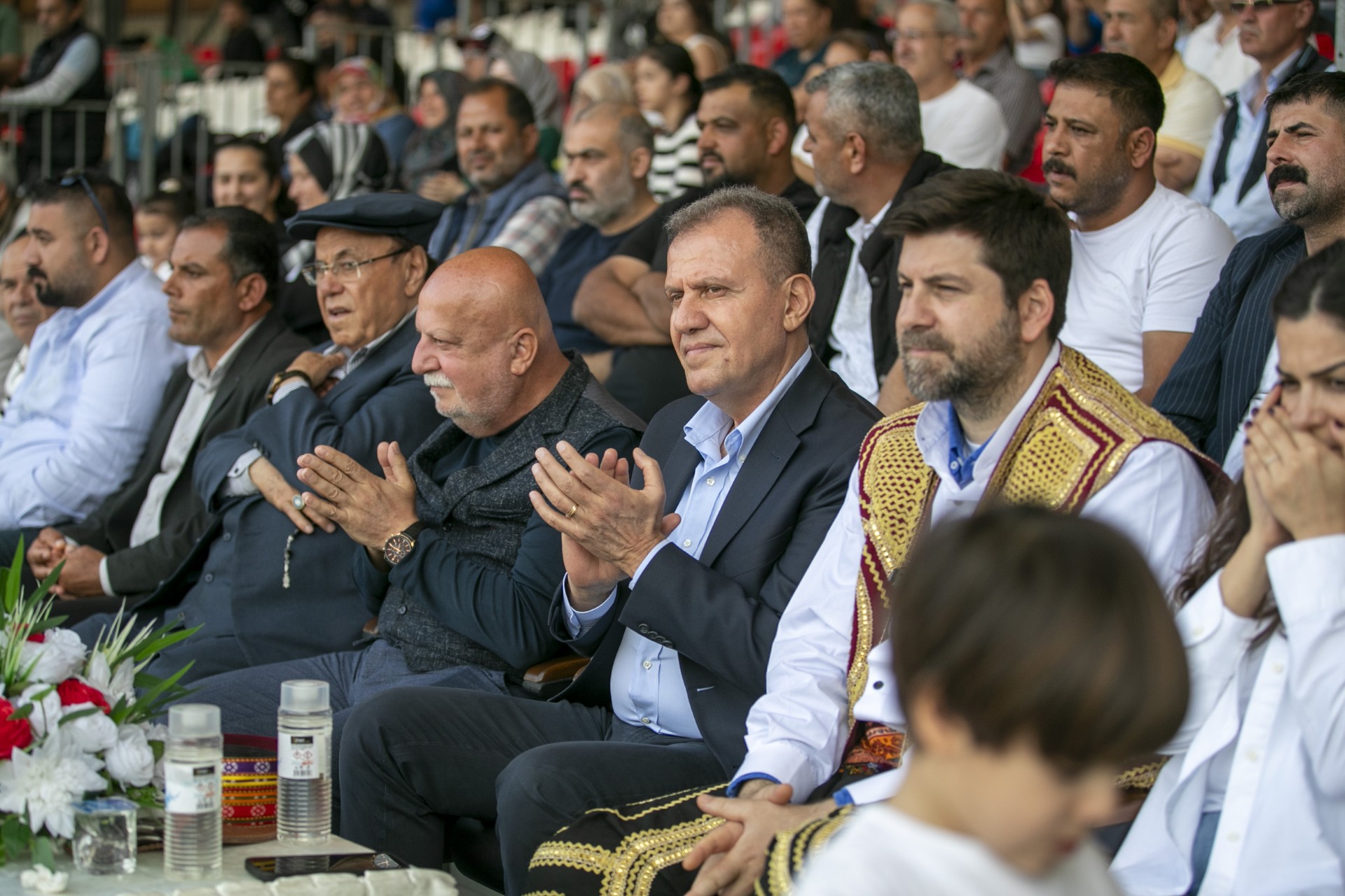 Thumbnail Başkan Seçer, Tarsus Beledi̇yesi̇’ni̇n ‘Hidirellez Molla Keri̇m Karakucak Güreşleri̇’ni̇ İzledi̇ (1)