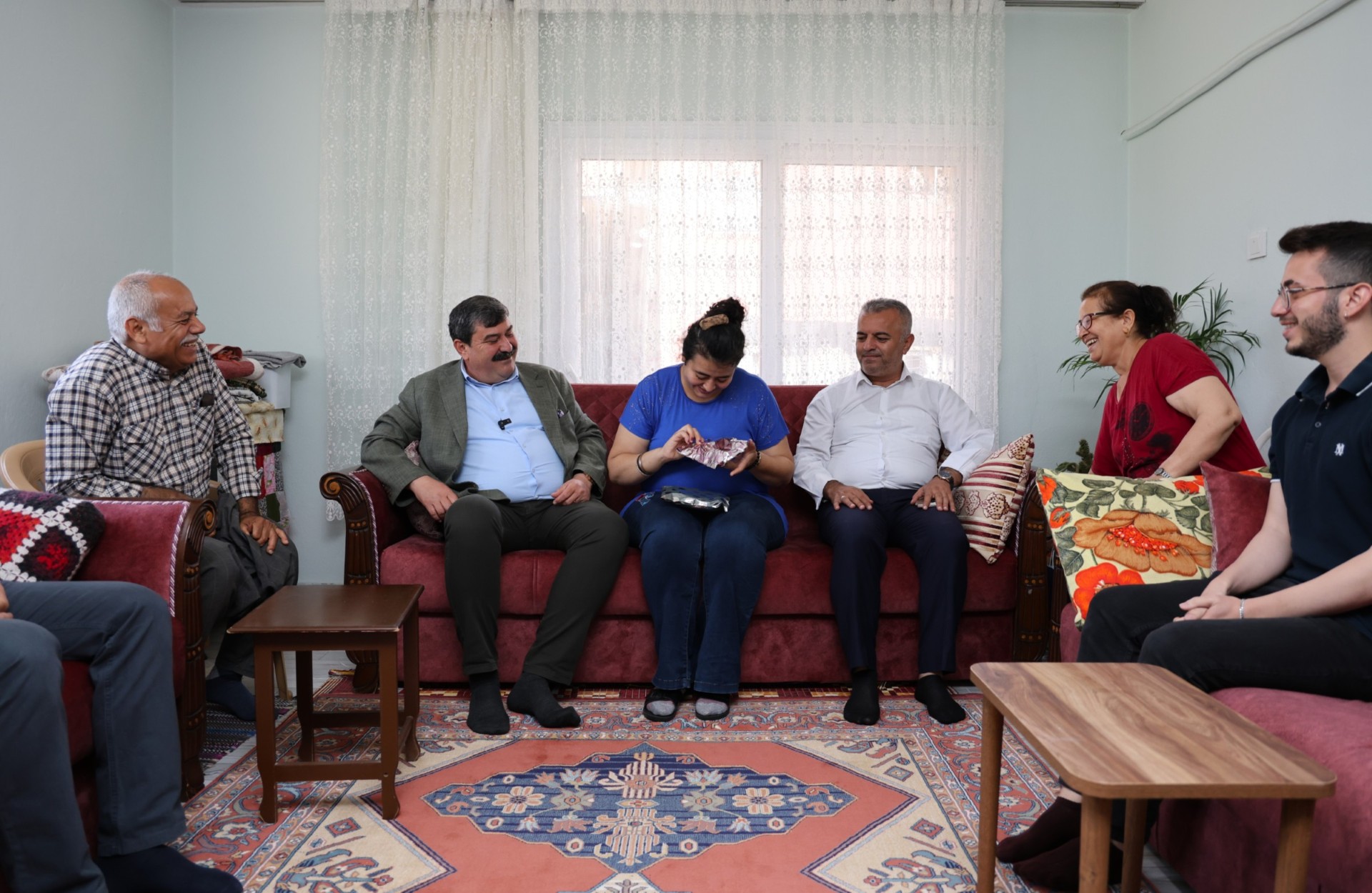 Thumbnail Başkan Yıldız, Özel Birey Kübra'yı Ziyaret Etti (1)