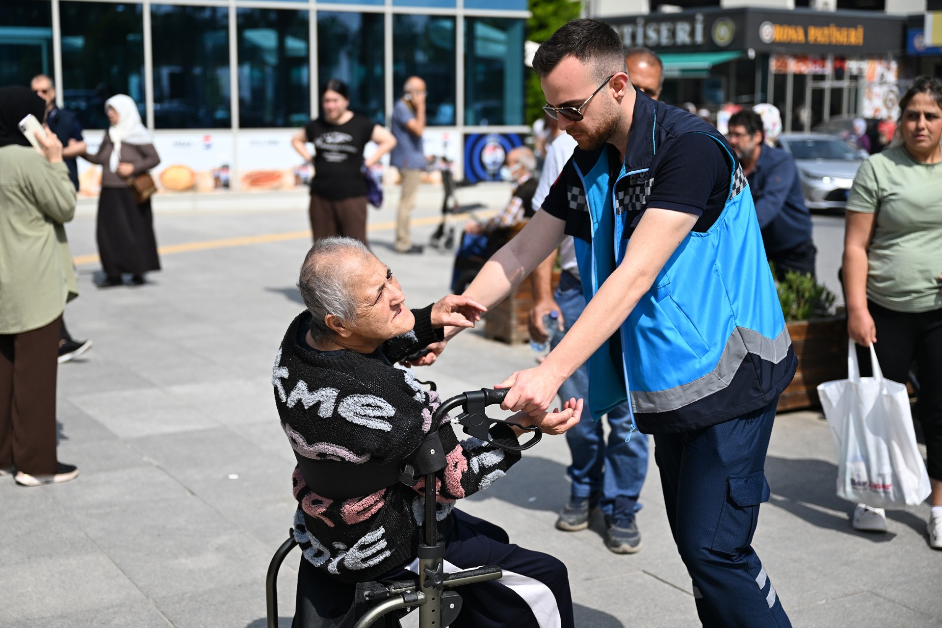 Thumbnail Büyükşehi̇r Hastalikta Ve Sağlikta Mersi̇nli̇leri̇n Yaninda (4)